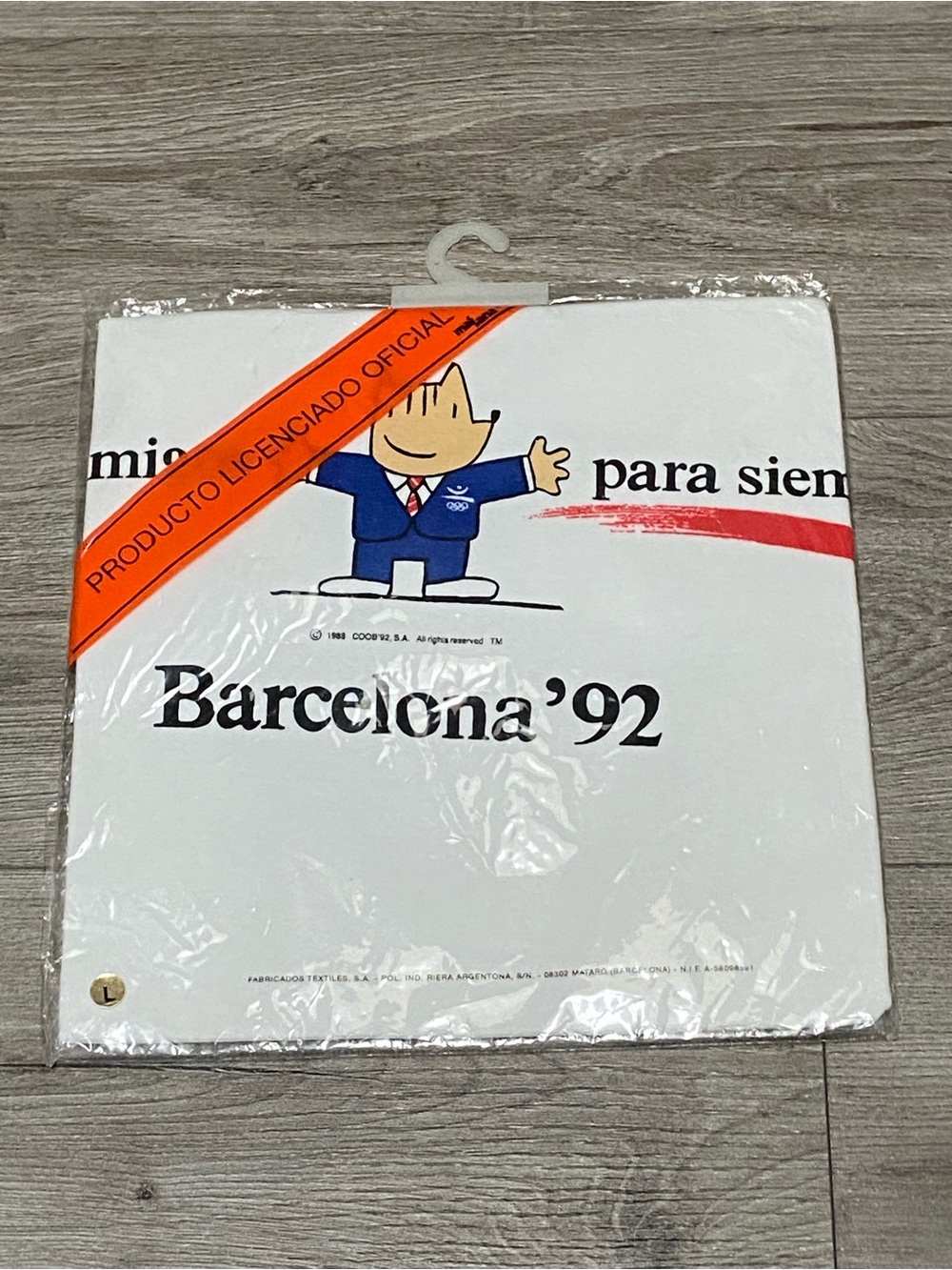 Barcelona 92 1992 Olympic Games Vintage T-Shirt Cobi Mascot White 
Size Large